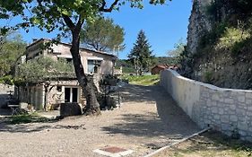 Le Castellas - Gite En Pleine Nature